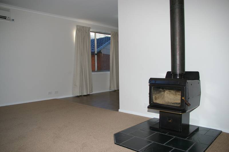 First home buyers or investors, $20,000 price reduction! Picture 3