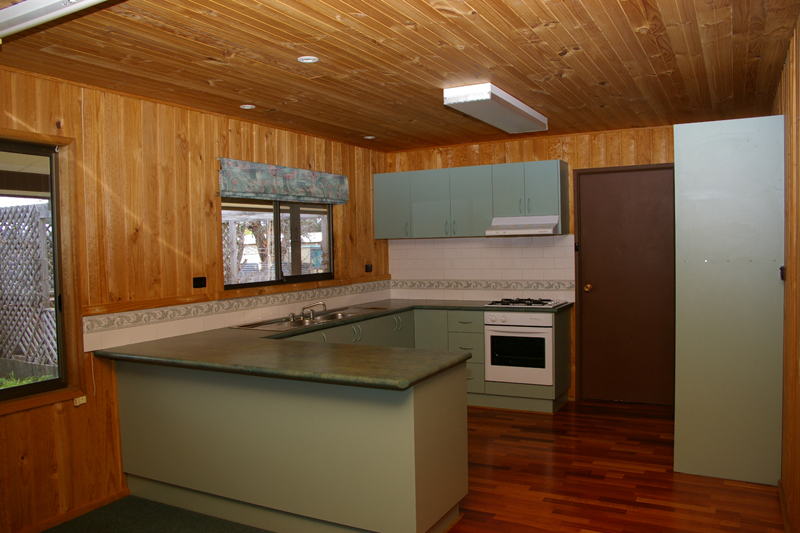 4 bedroom unfurnished home Picture 1