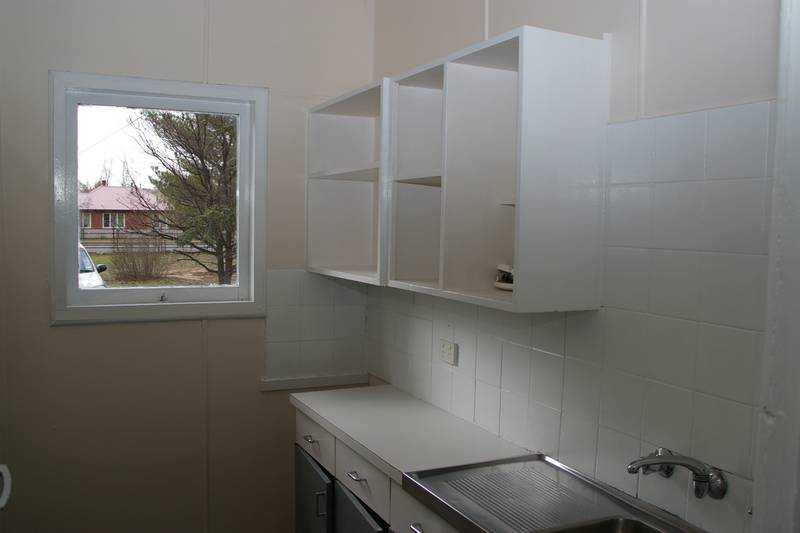 2 Bedroom unfurnished unit Picture 1
