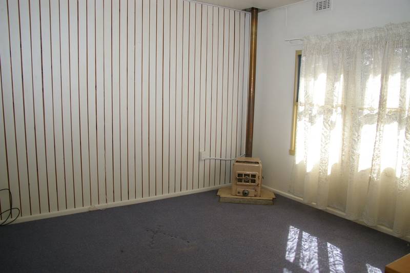 2 Bedroom unfurnished unit Picture 2
