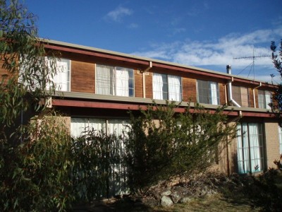 Three bedroom ensuite partly furnished unit Picture