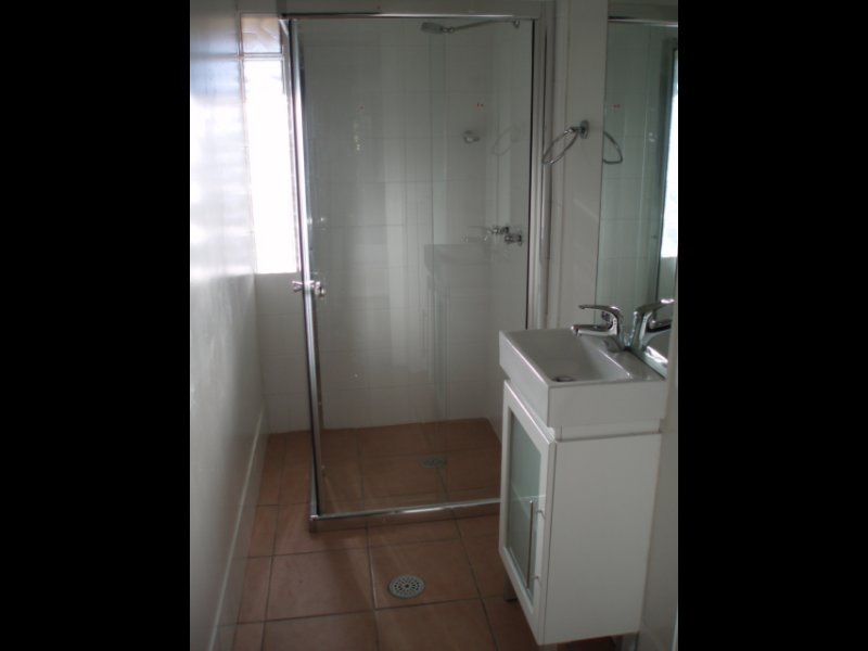 4 bedroom, 2 bathroom home dramatically reduced! Picture 3