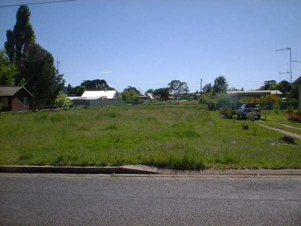 A double block in middle of town, this block can be subdivided.(1382) Picture 1