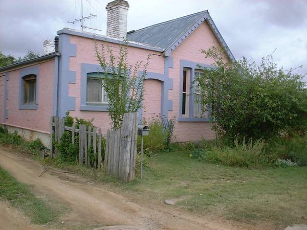 Historic house on the highway reduced by $40,000 Picture 2