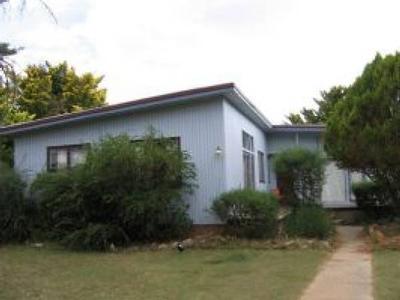 Large 6 bedroom home on 2023m2 block! Picture