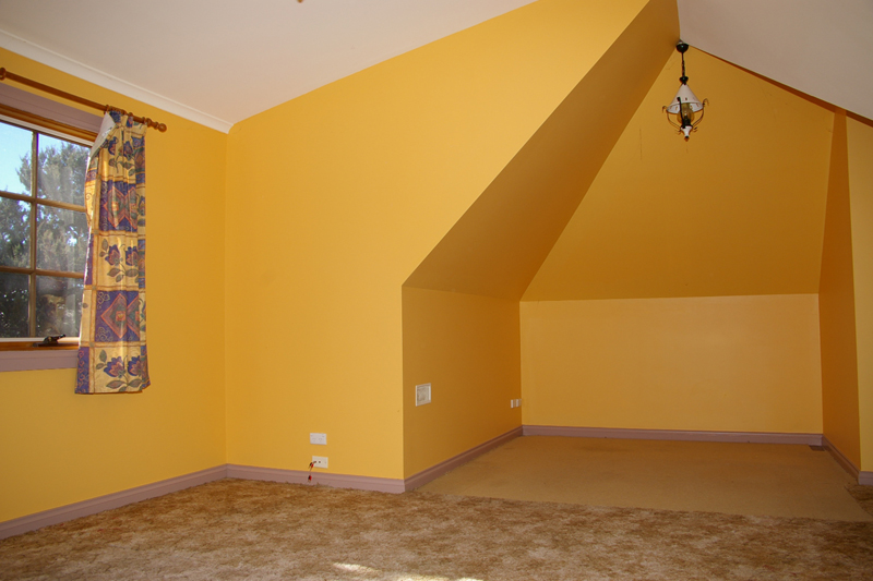 Set on five acres now reduced to $405,000 (1431) Picture 3