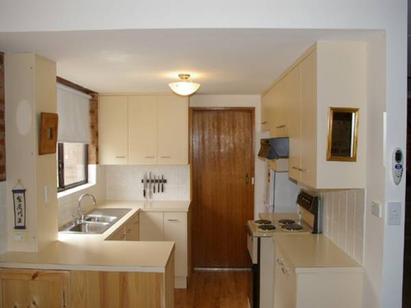 Well presented 2 bedroom unit with garage` Picture
