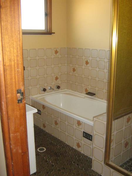 Centrally Located Picture 3