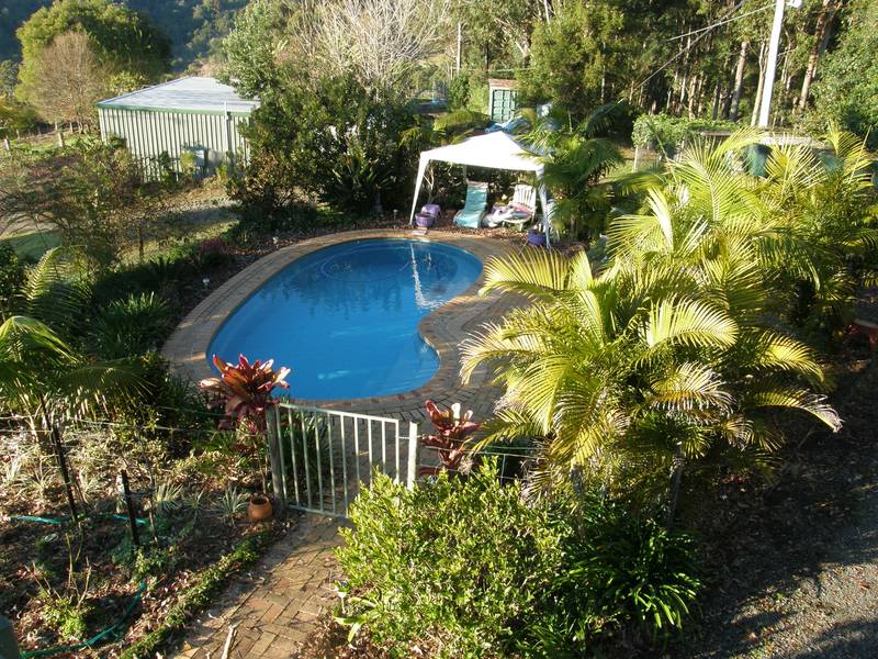 Sophistication and Country Charm Aplenty Picture 2