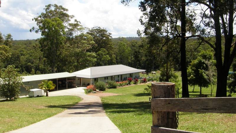 Country Setting for A Sophisticated Dwelling Picture 1