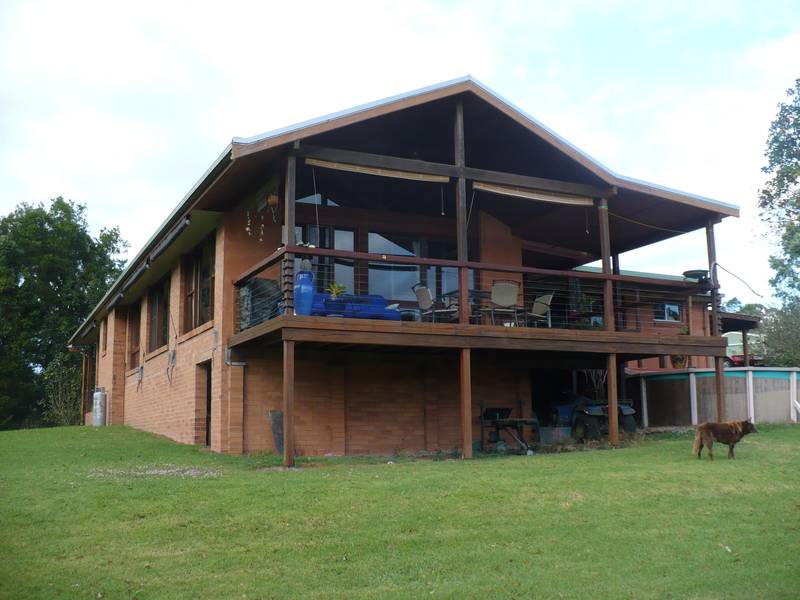 METICULOUSLY PRESENTED - REALISTICALLY PRICED !!! Picture 1