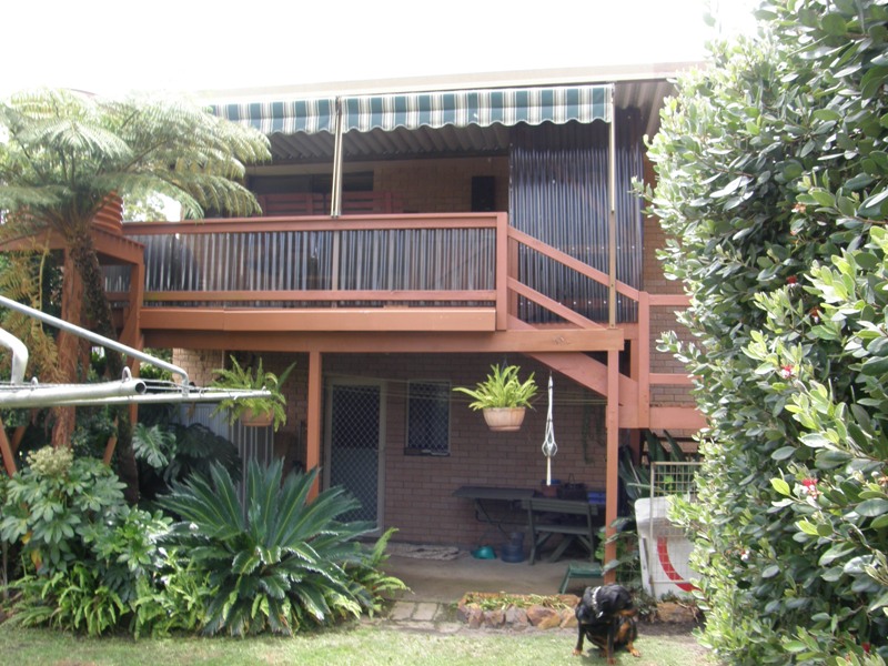 DOWN BY THE RIVERSIDE Picture 2