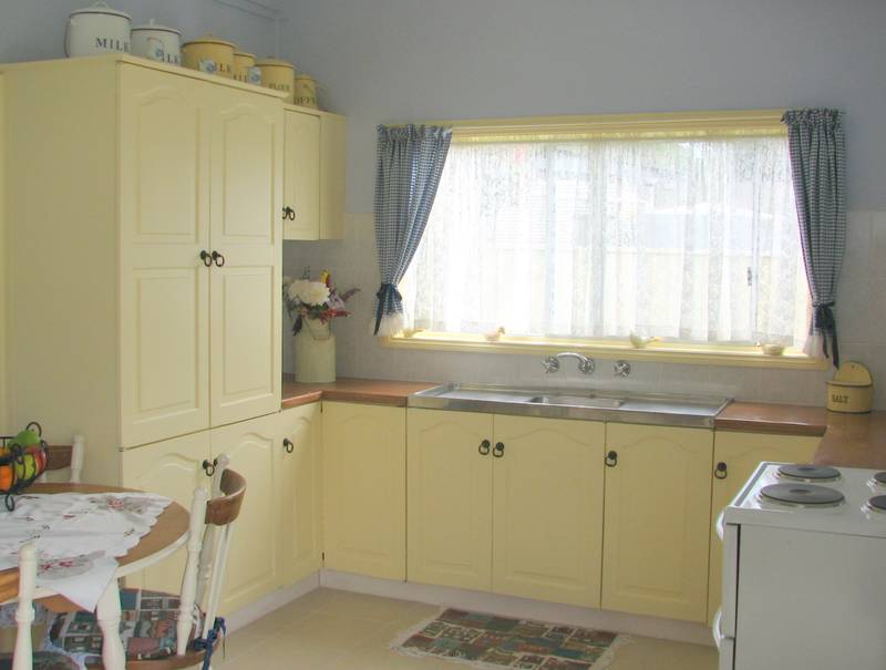 Charming Country Cottage Picture 1