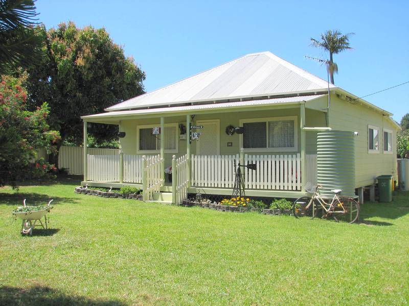 Charming Country Cottage Picture 2