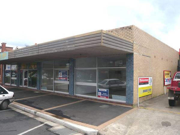 TWO STRATA TILTLED SHOPS IN MAIN STREET Picture 1