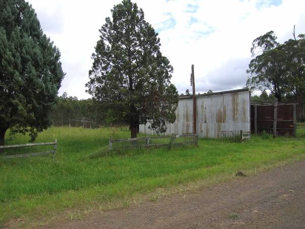 GETAWAY BLOCK WITH BUILDING ENTITLEMENT Picture 3