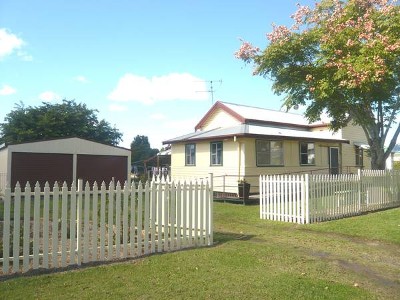 NEAT PACKAGE ON SOUTHSIDE! Picture