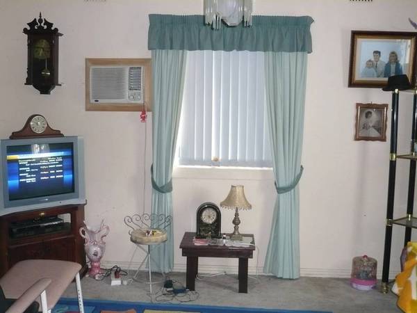 GREAT FIRST HOME OR INVESTMENT Picture