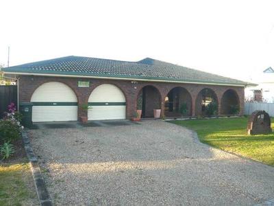 SPACIOUS HOME WALK TO TOWN Picture