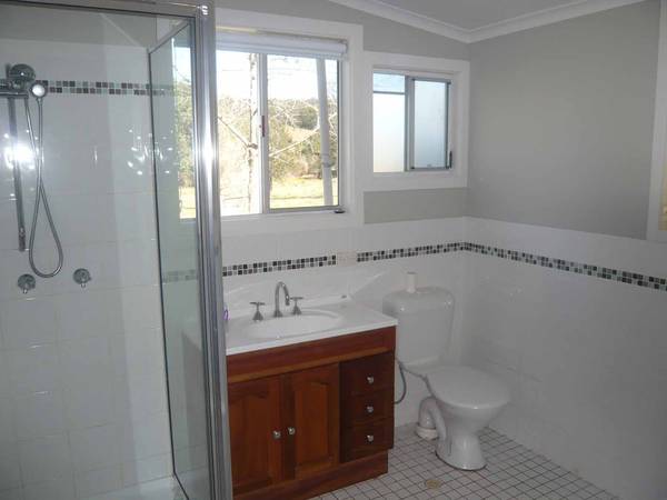 Family Home On 11 Acres Picture 3