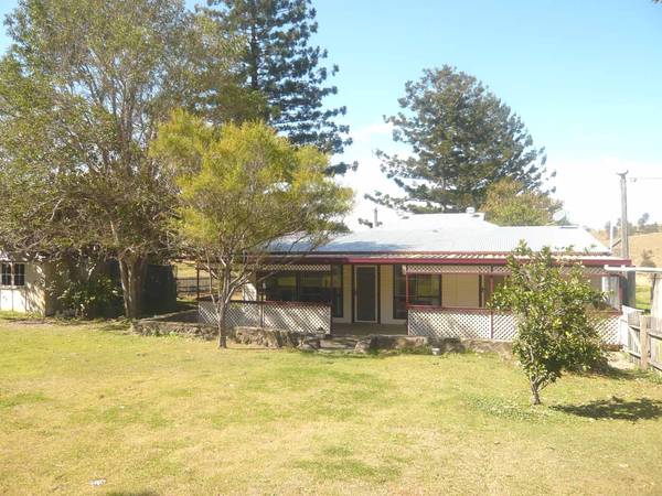 Family Home On 11 Acres Picture 1