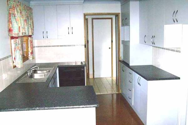 SOLID BRICK & TILE RESIDENCE! Picture SOLID BRICK & TILE RESIDENCE! Picture