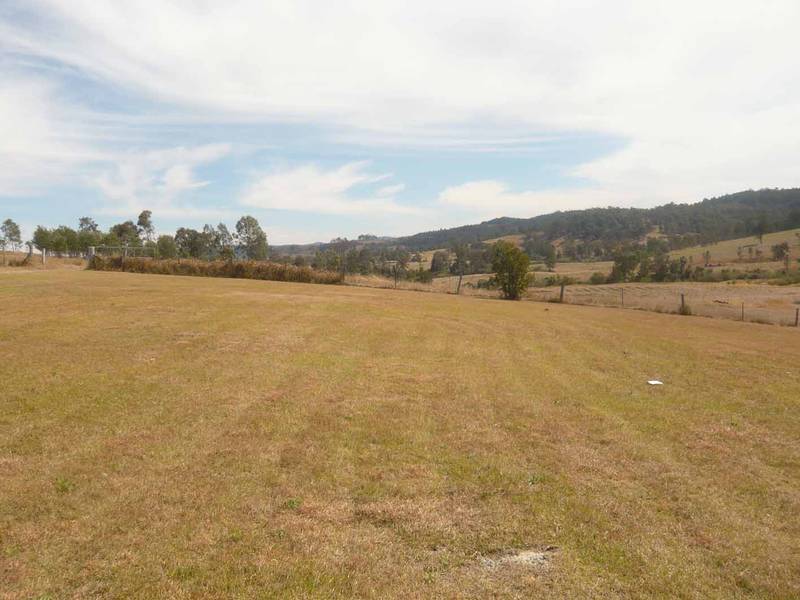 12 ACRES BETWEEN BONALBO & TABULAM Picture 3