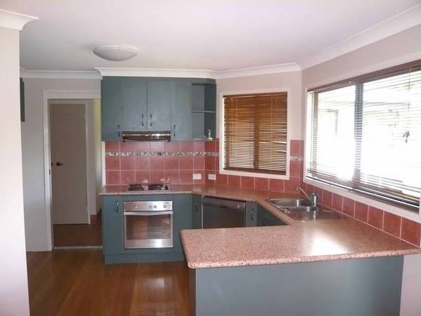 MODERN STYLE LIVING FOR LESS Picture