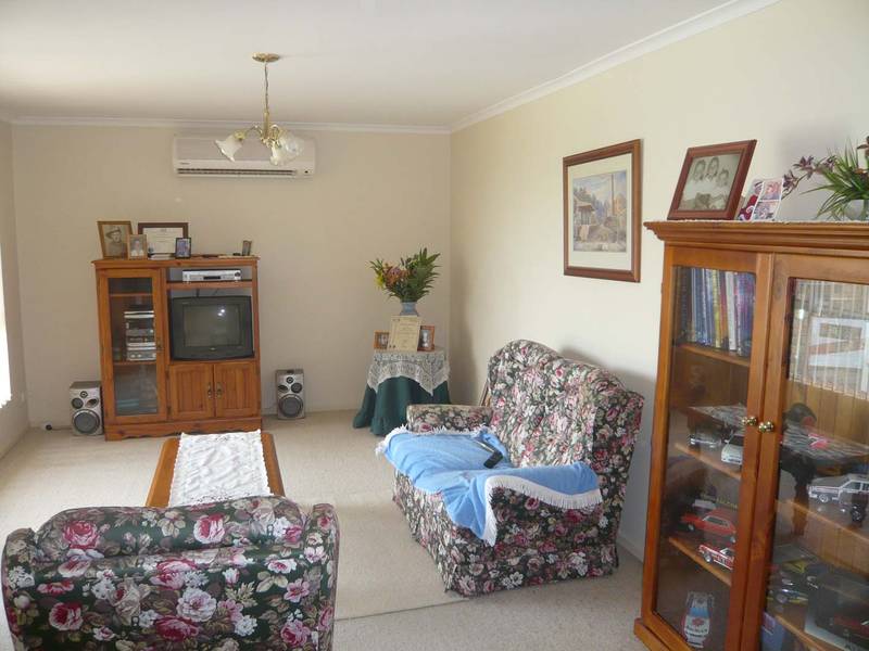 COMFORTABLE & PRACTICAL Picture 2