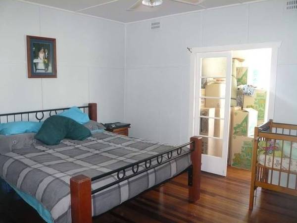 RED HOT & RIPE FOR A DEAL! Picture