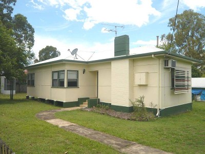FAMILY HOME ON LARGE BLOCK Picture