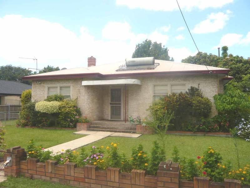 CLASSIC HOME - MOVE STRAIGHT IN Picture 1