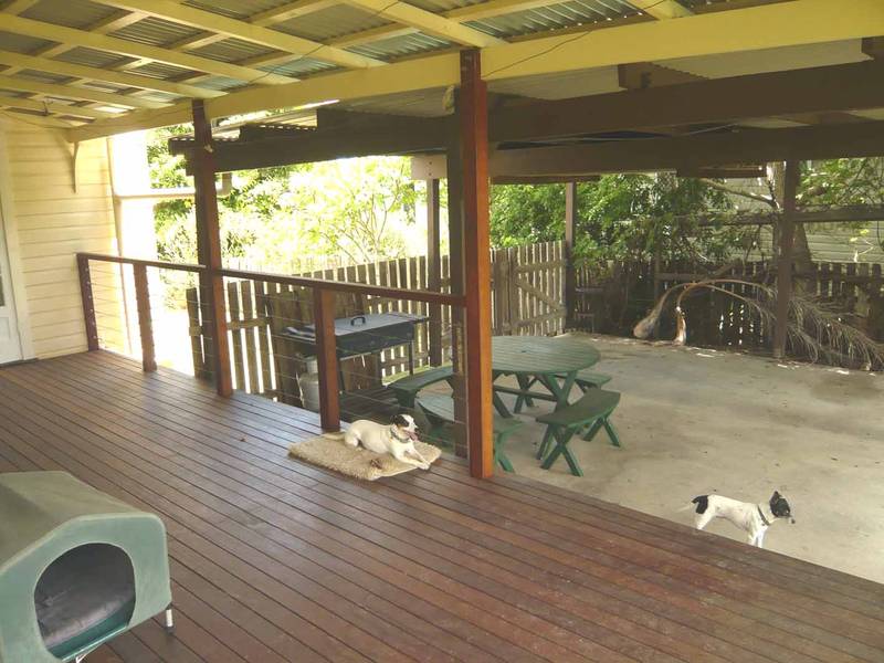 CHARMING HOME A SURE WINNER! Picture 3