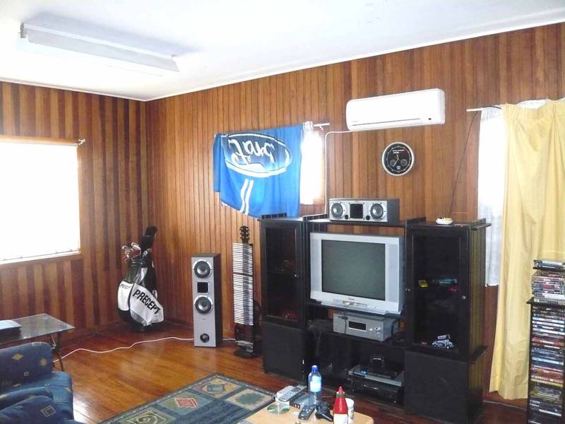 NEAT & AFFORDABLE SOUTHSIDE HOME Picture