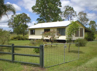 11.4 ACRE FARMLET - 15KM FROM TOWN Picture