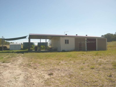 100 ACRES - 20 MINUTES TO TOWN Picture