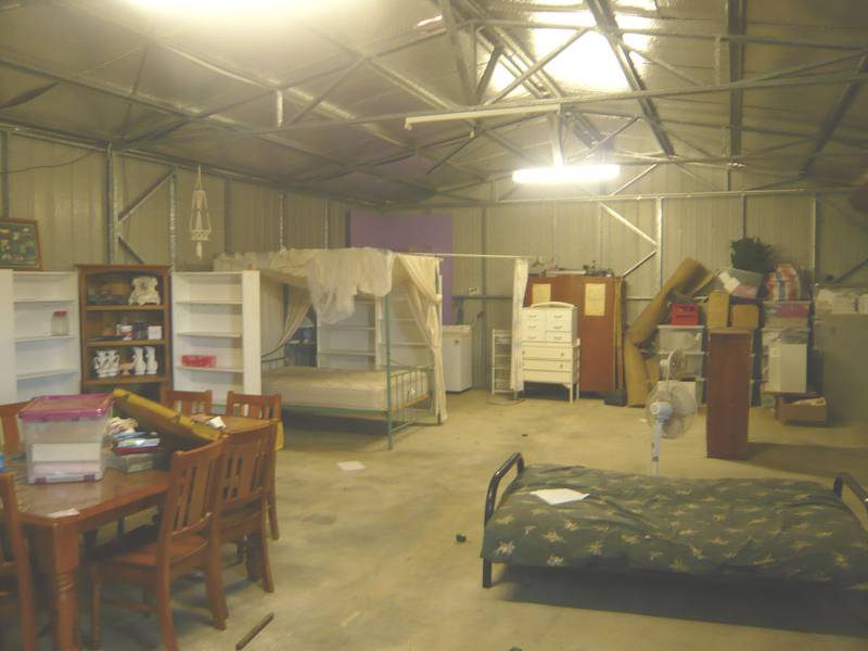 100 ACRES - 20 MINUTES TO TOWN Picture 3