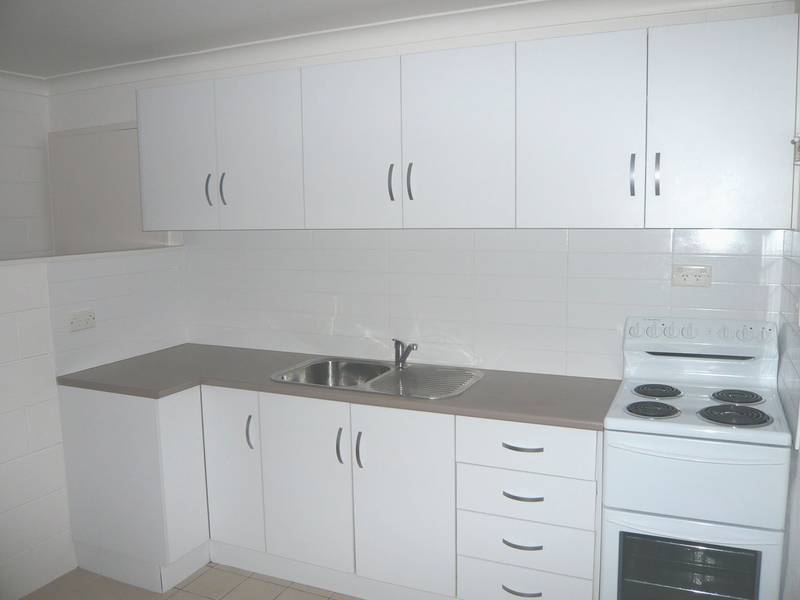 TOP 2 BEDROOM RENOVATED UNIT Picture 2