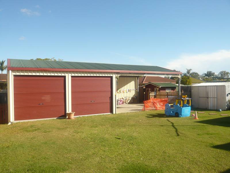 SO MUCH TO OFFER! Picture 2