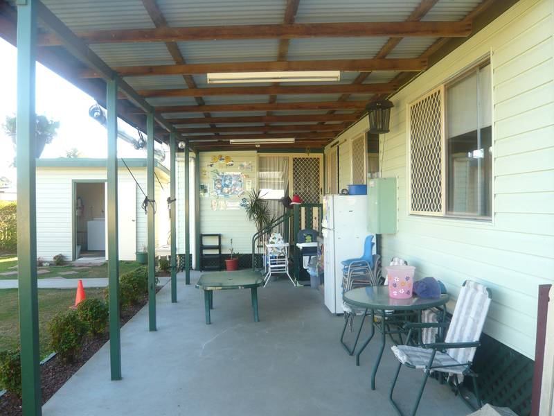 SO MUCH TO OFFER! Picture 3