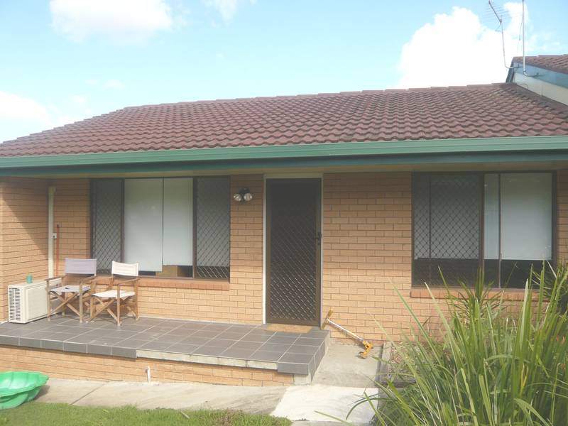 TOTALLY MODERN 2 BEDROOM UNIT Picture 1