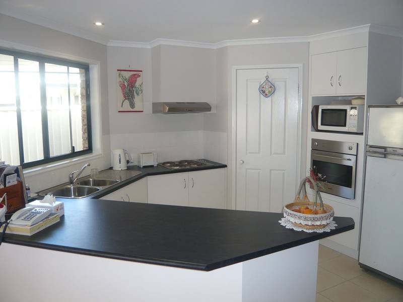 FAMILY HOME SURE TO IMPRESS! Picture 2