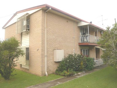 TOP FLOOR UNIT IN CENTRAL LOCATION! Picture