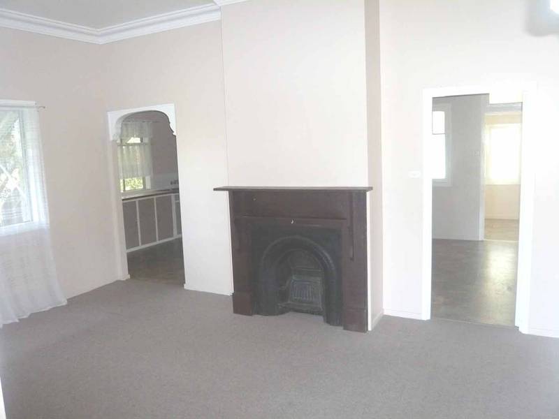 SPACIOUS & CONVENIENT Picture 2