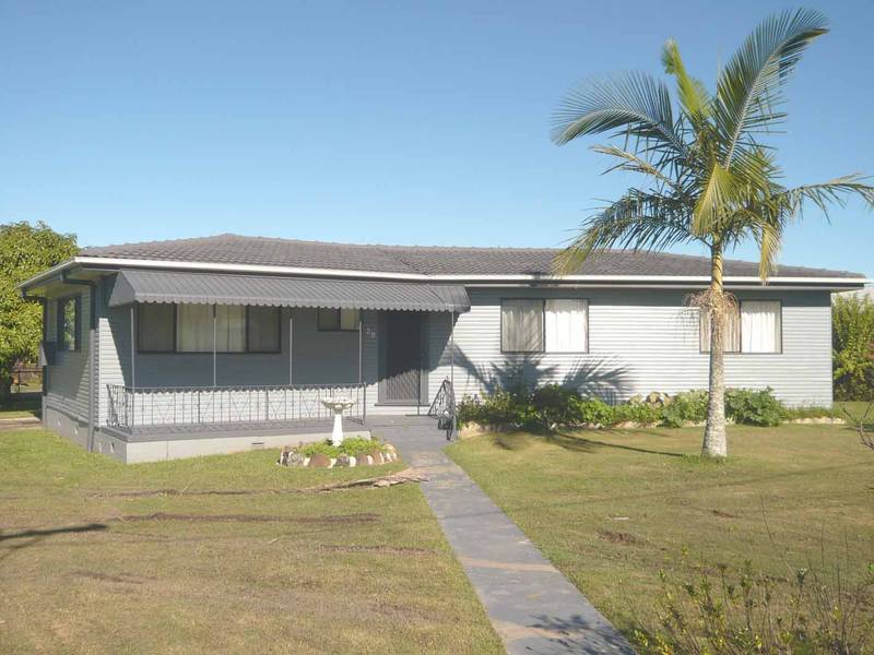 STUNNINGLY RENOVATED Picture 1