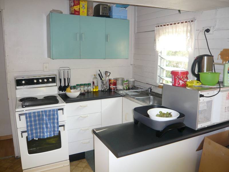 QUICK SALE NEEDED - 1011m2 BLOCK Picture 2