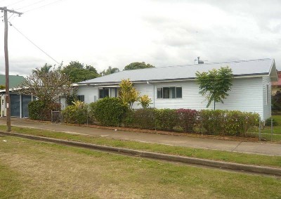 RENOVATED HOME CLOSE TO TOWN Picture