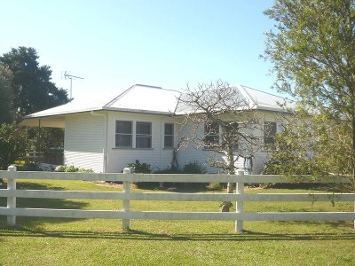 LIFESTYLE ACREAGE WITH TWO HOMES - LIVE IN ONE & RENT THE OTHER Picture