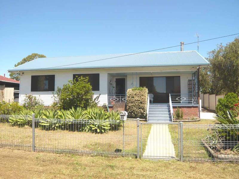 WELL PRICED IMMACULATE HOME Picture 1