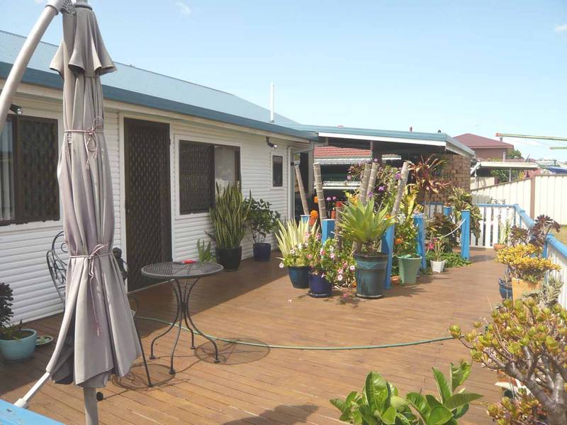 WELL PRICED IMMACULATE HOME Picture 3